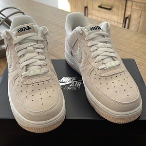 NEW IN BOX Nike Women’s Air Force 1 ‘07 SE
